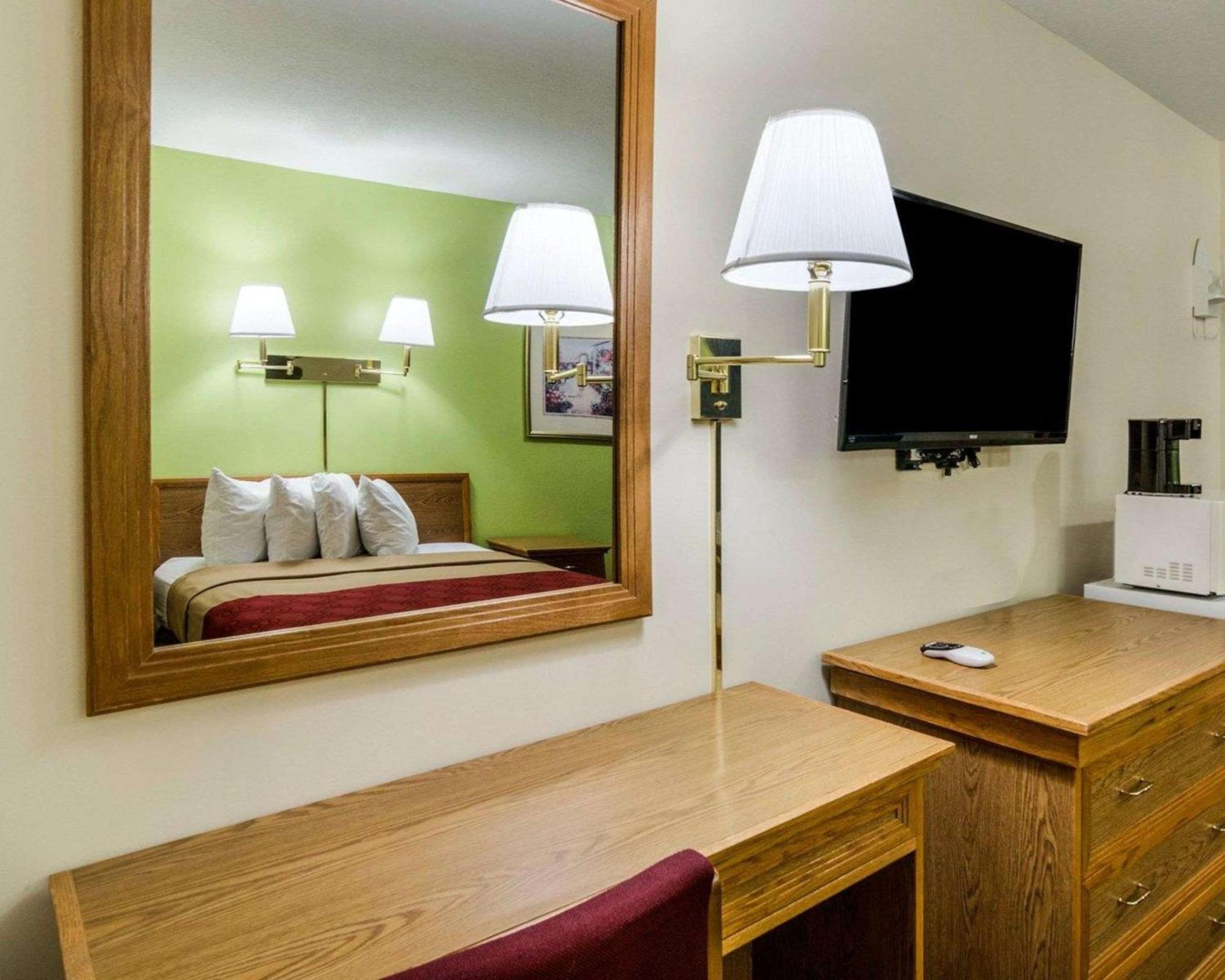 Econo Lodge University Lawrence Exterior foto