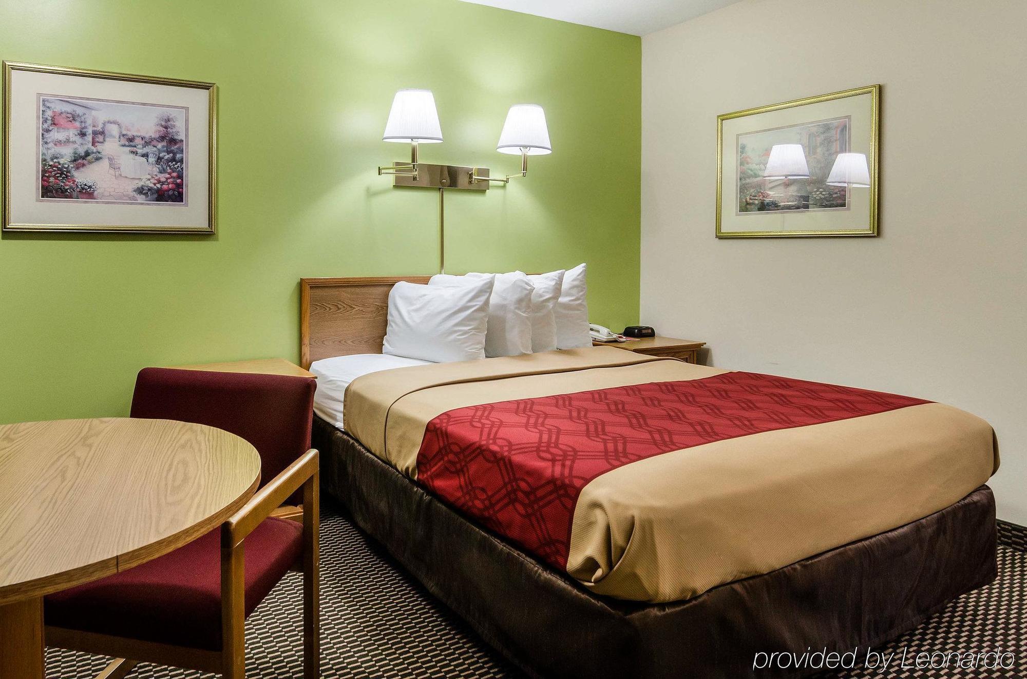 Econo Lodge University Lawrence Exterior foto